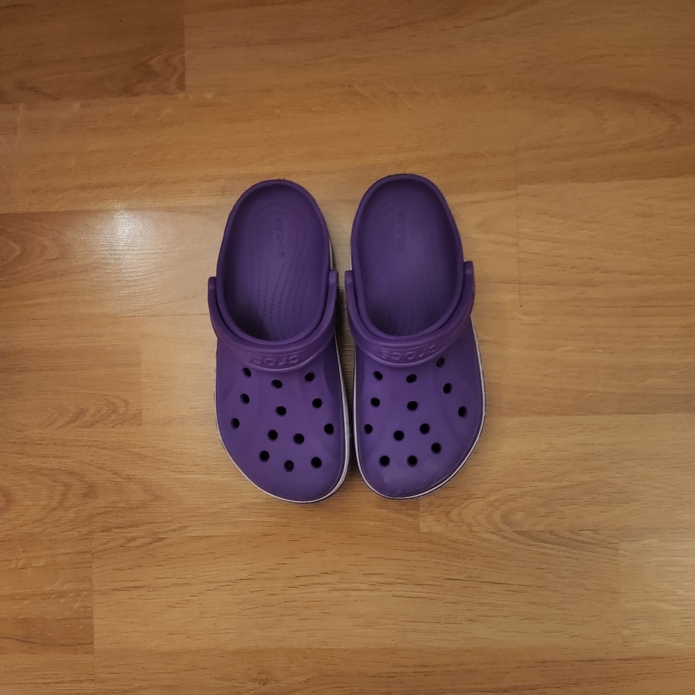Purple crocs - Picture 3 of 8